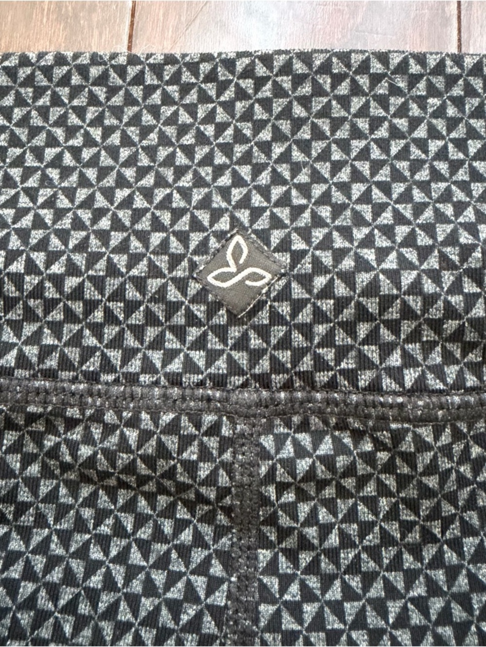 PrAna Women’s Active Leggings Size S Geometric Print Black Gray Workout Gym - Picture 6 of 7